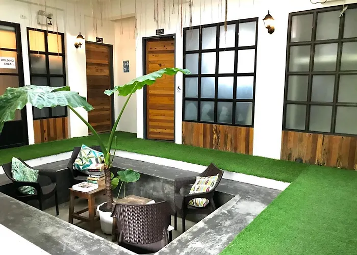 Avisala Hostel Coron